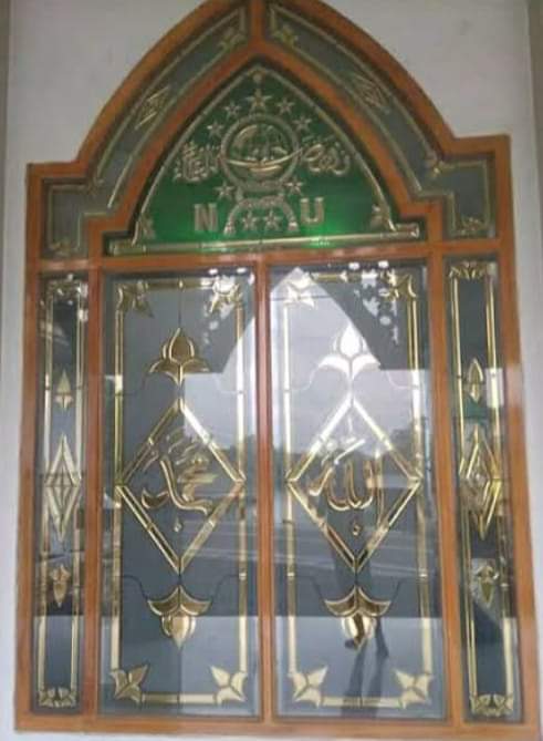 Kaca Patri dan Kaca Grafir di Bali