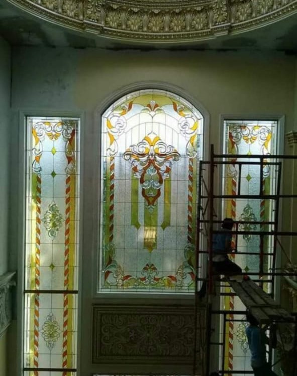 Kaca Patri dan Kaca Grafir di Bali