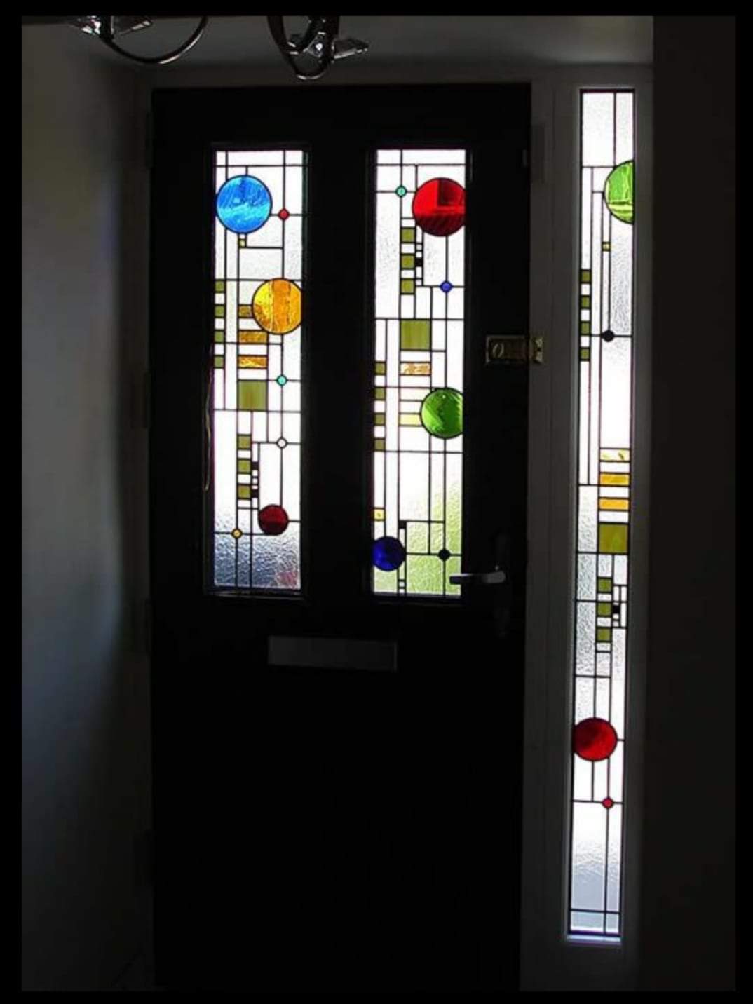 Kaca Patri dan Kaca Grafir di Bali