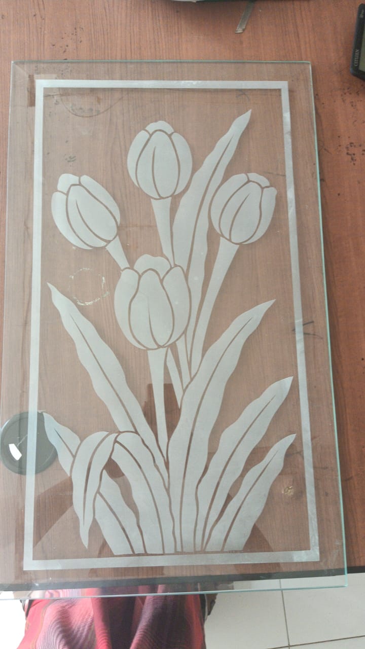 Kaca Patri dan Kaca Grafir di Bali