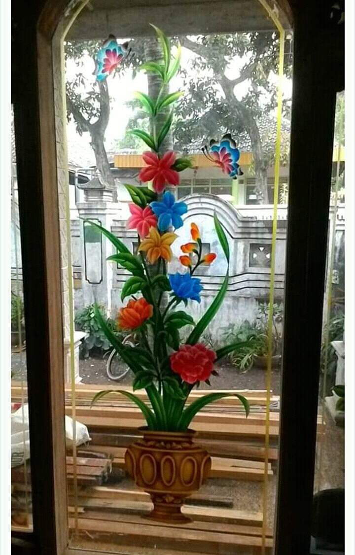 Kaca Patri dan Kaca Grafir di Bali