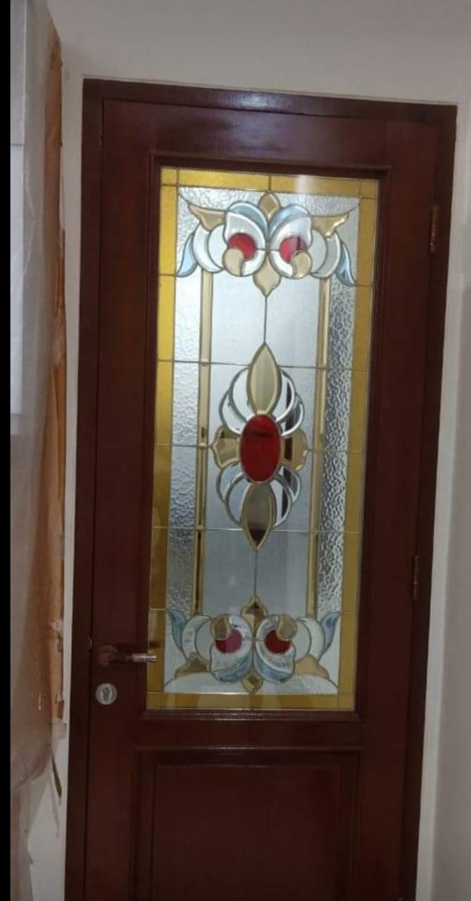 Kaca Patri dan Kaca Grafir di Bali