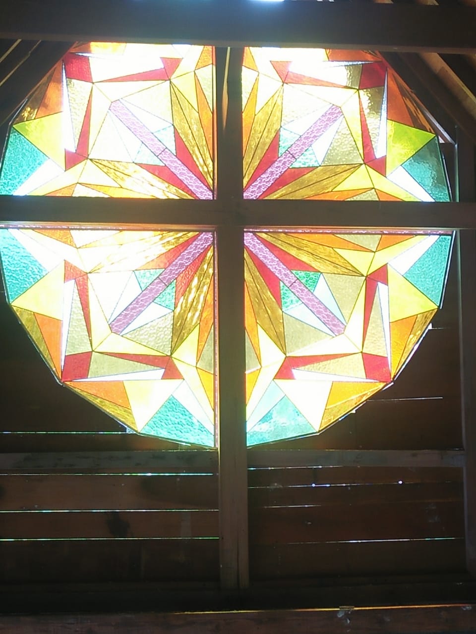 Kaca Patri dan Kaca Grafir di Bali