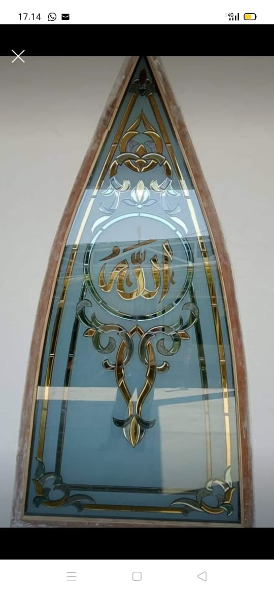 Kaca Patri dan Kaca Grafir di Bali