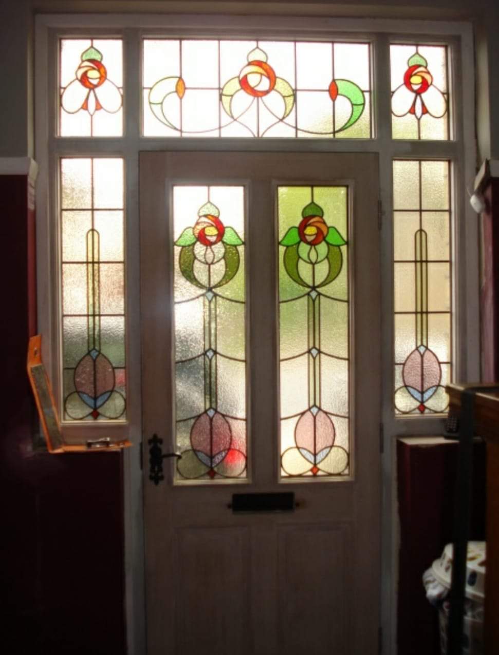 Kaca Patri dan Kaca Grafir di Bali