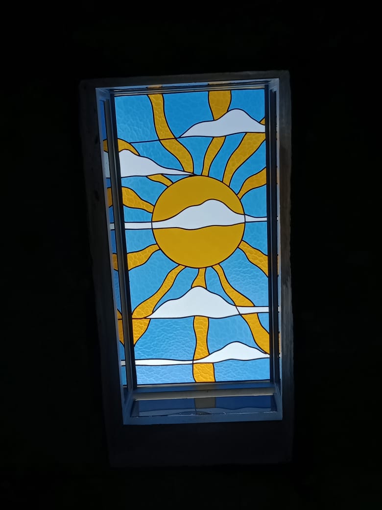 Kaca Patri dan Kaca Grafir di Bali