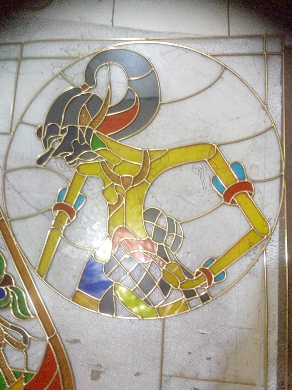 Kaca Patri dan Kaca Grafir di Bali