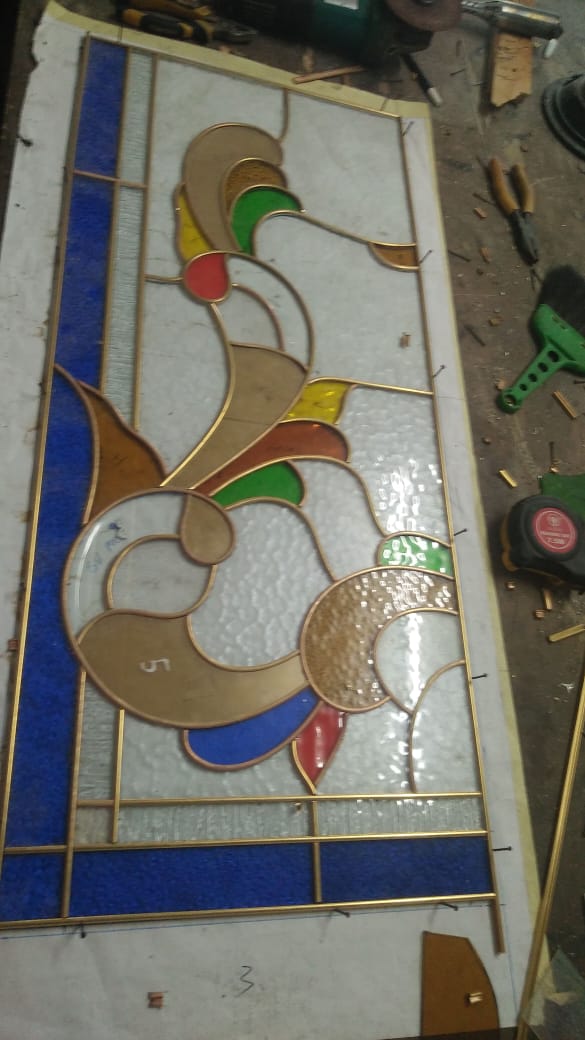 Kaca Patri dan Kaca Grafir di Bali