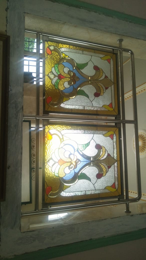 Kaca Patri dan Kaca Grafir di Bali