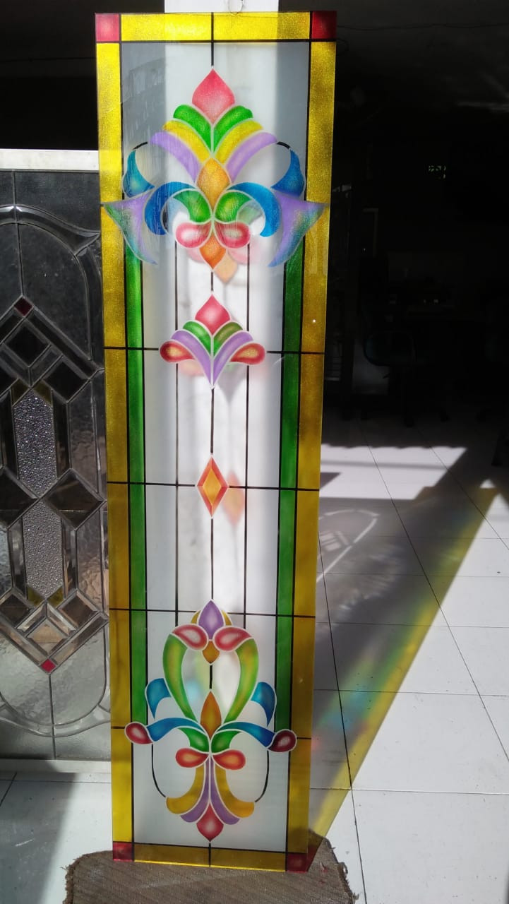 Kaca Patri dan Kaca Grafir di Bali