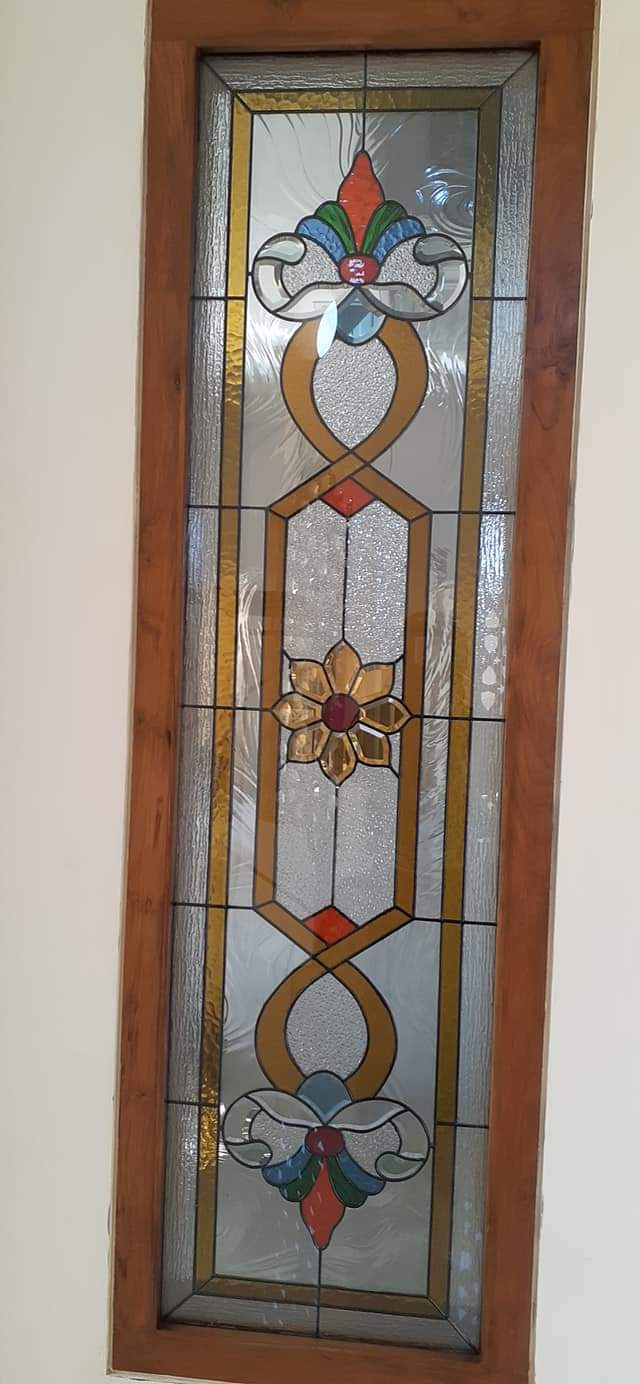 Kaca Patri dan Kaca Grafir di Bali