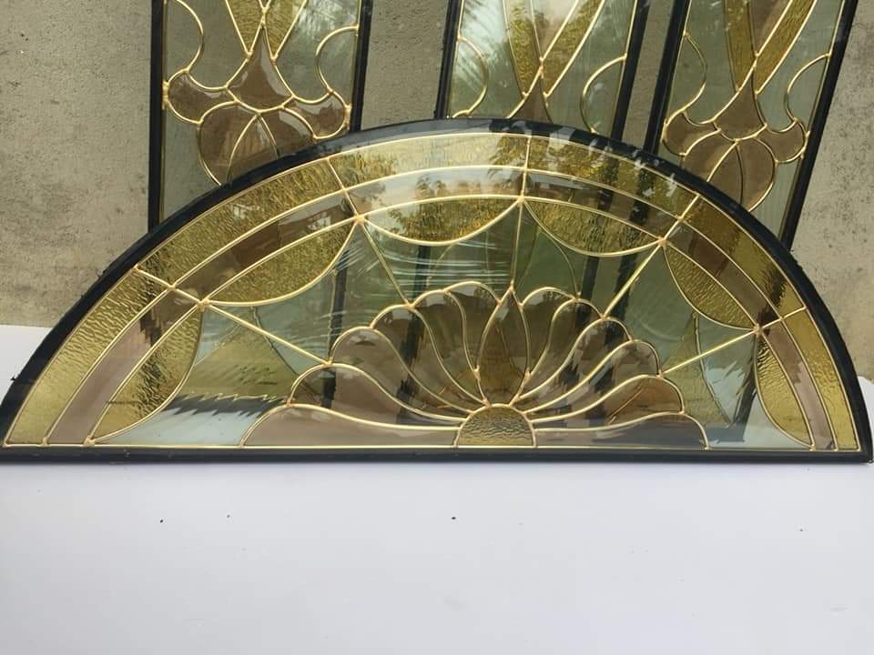 Kaca Patri dan Kaca Grafir di Bali