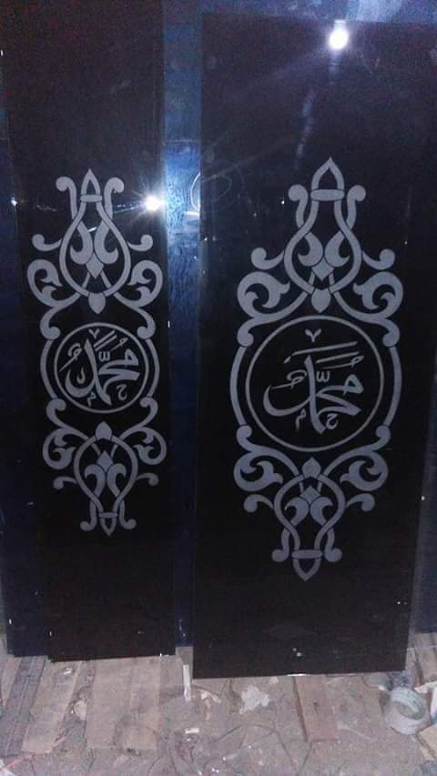 Kaca Patri dan Kaca Grafir di Bali