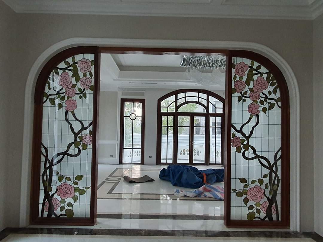 Kaca Patri dan Kaca Grafir di Bali