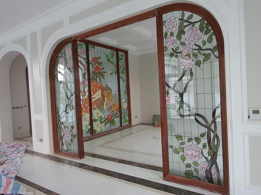 Kaca Patri dan Kaca Grafir di Bali