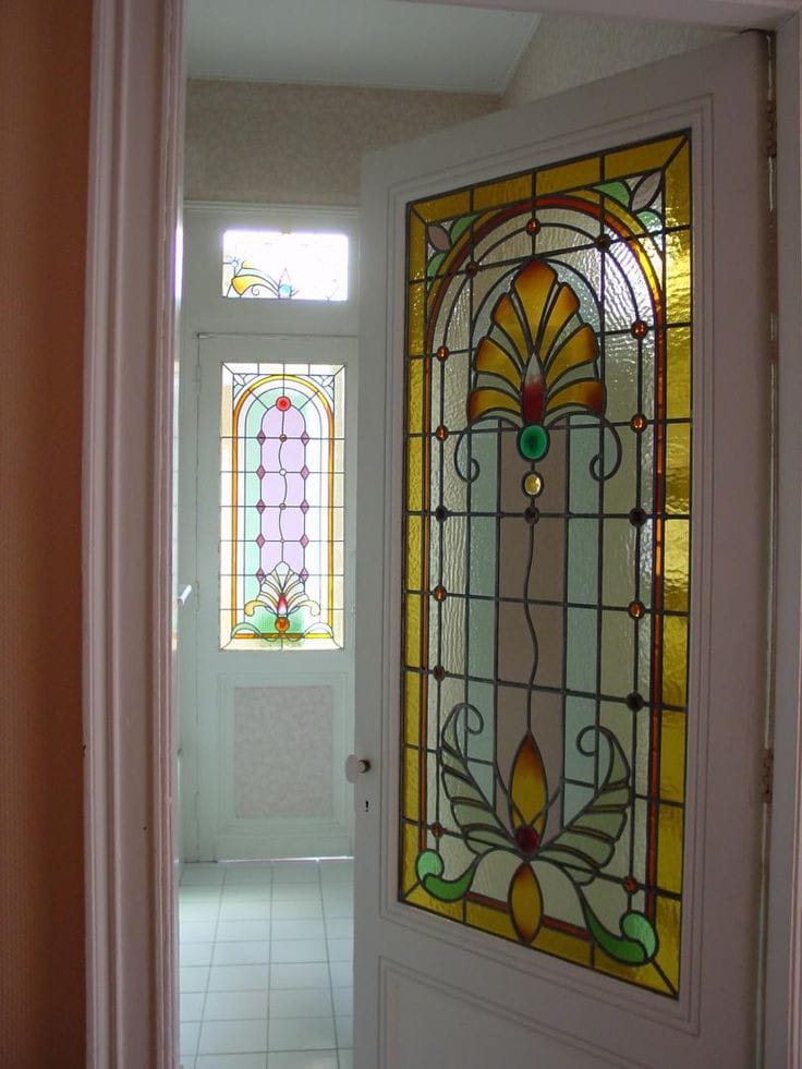 Kaca Patri dan Kaca Grafir di Bali