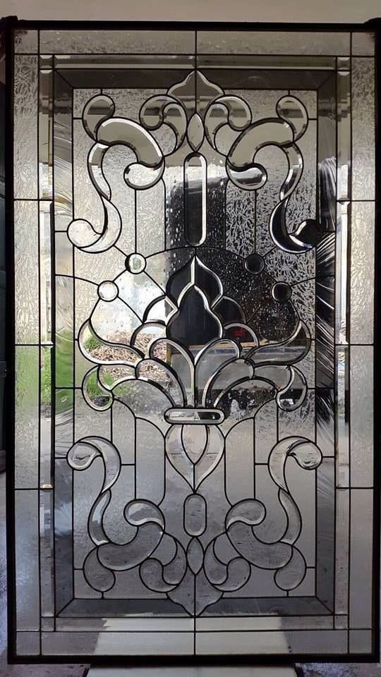 Kaca Patri dan Kaca Grafir di Bali