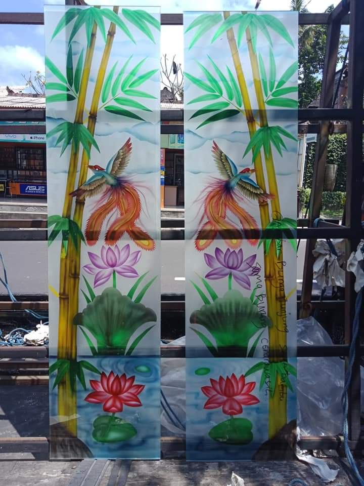 Kaca Patri dan Kaca Grafir di Bali