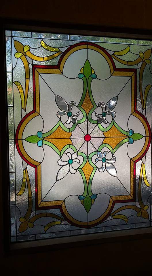 Kaca Patri dan Kaca Grafir di Bali