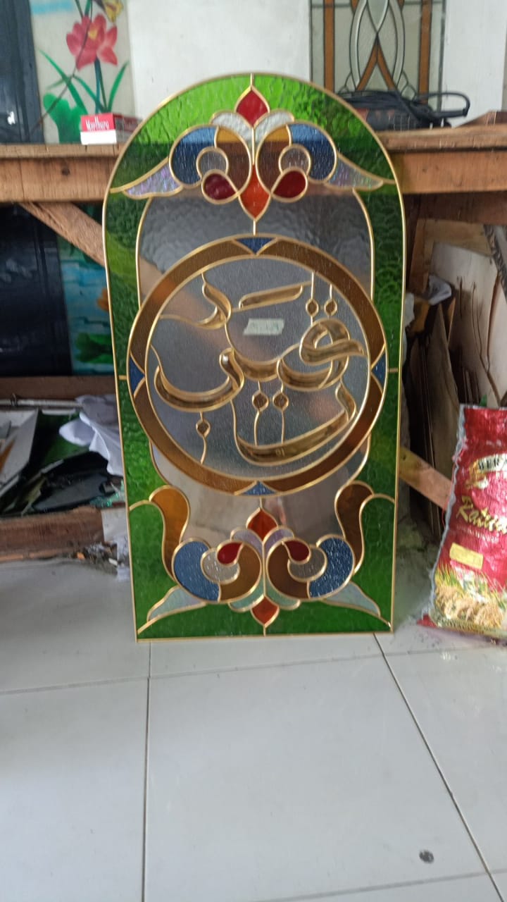 Kaca Patri dan Kaca Grafir di Bali