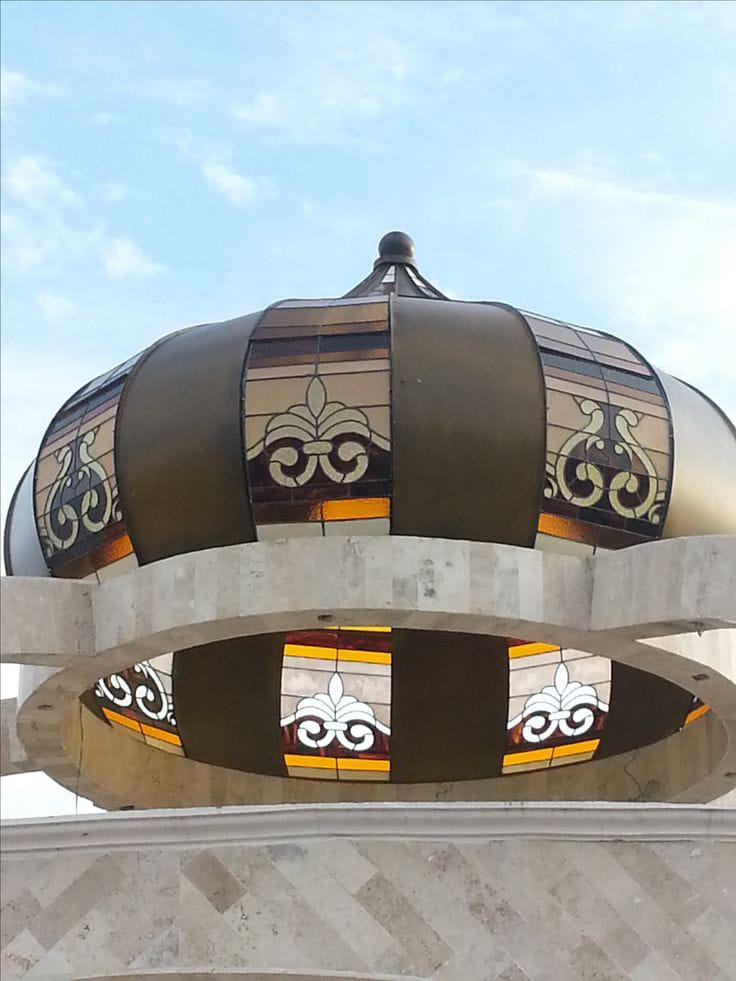 Kaca Patri dan Kaca Grafir di Bali