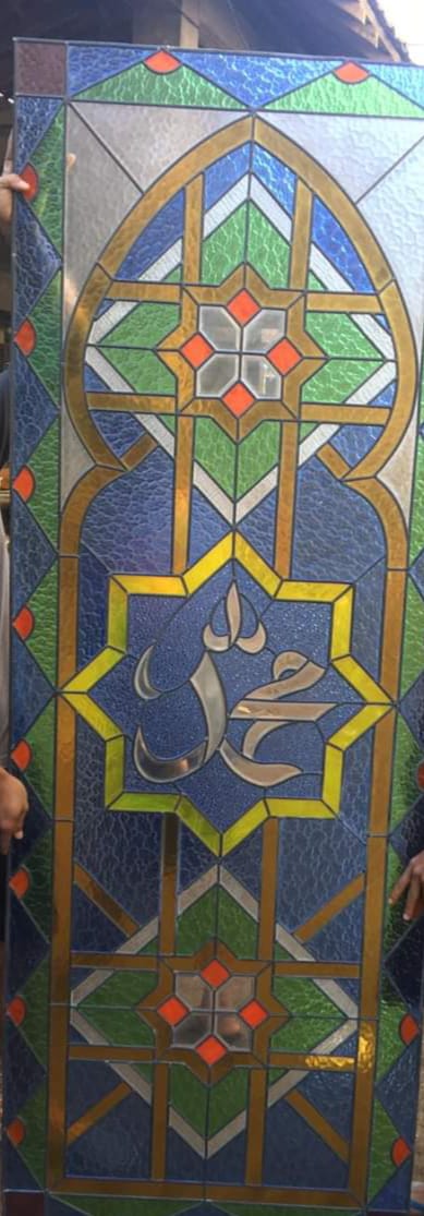 Kaca Patri dan Kaca Grafir di Bali