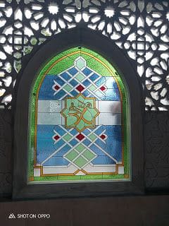 Kaca Patri dan Kaca Grafir di Bali