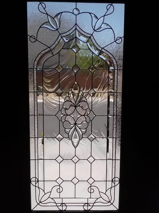 Kaca Patri dan Kaca Grafir di Bali