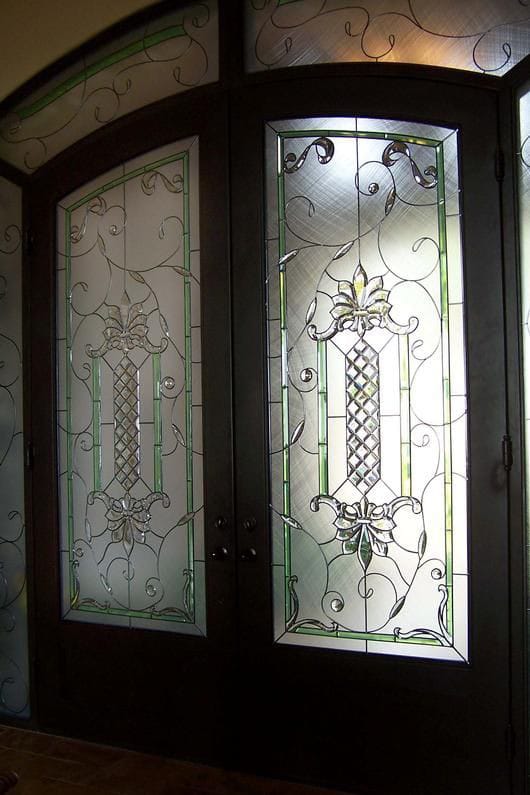 Kaca Patri dan Kaca Grafir di Bali