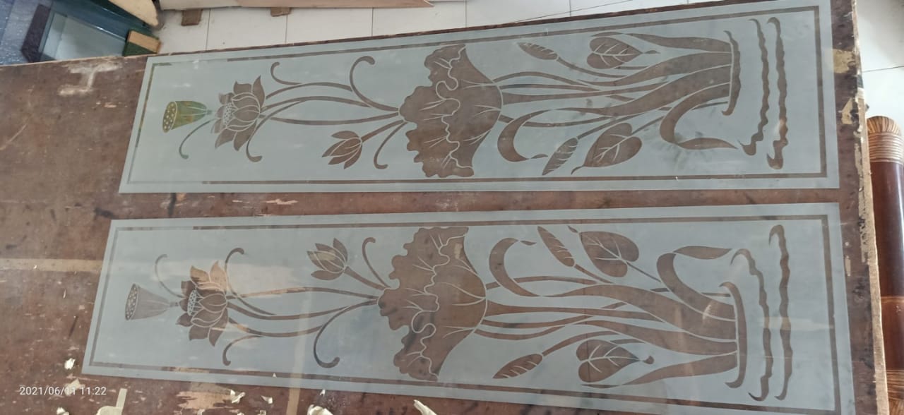 Kaca Patri dan Kaca Grafir di Bali