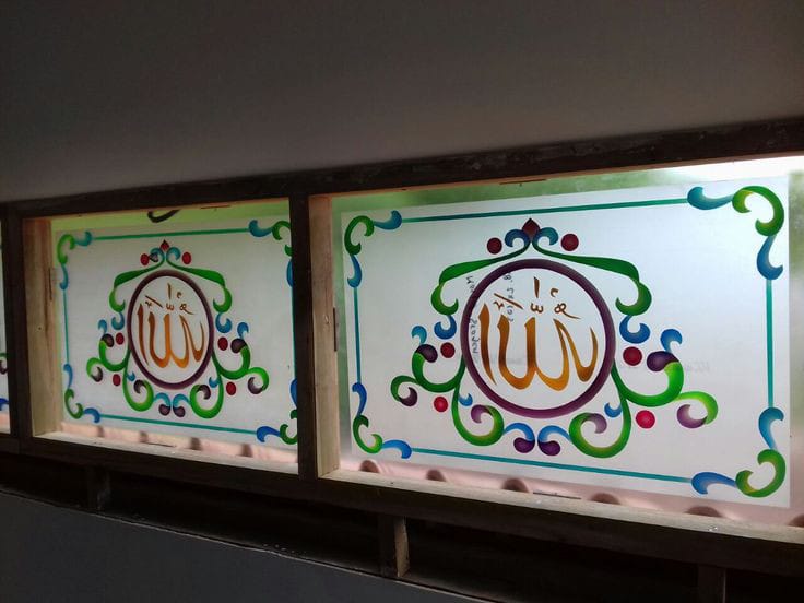 Kaca Patri dan Kaca Grafir di Bali