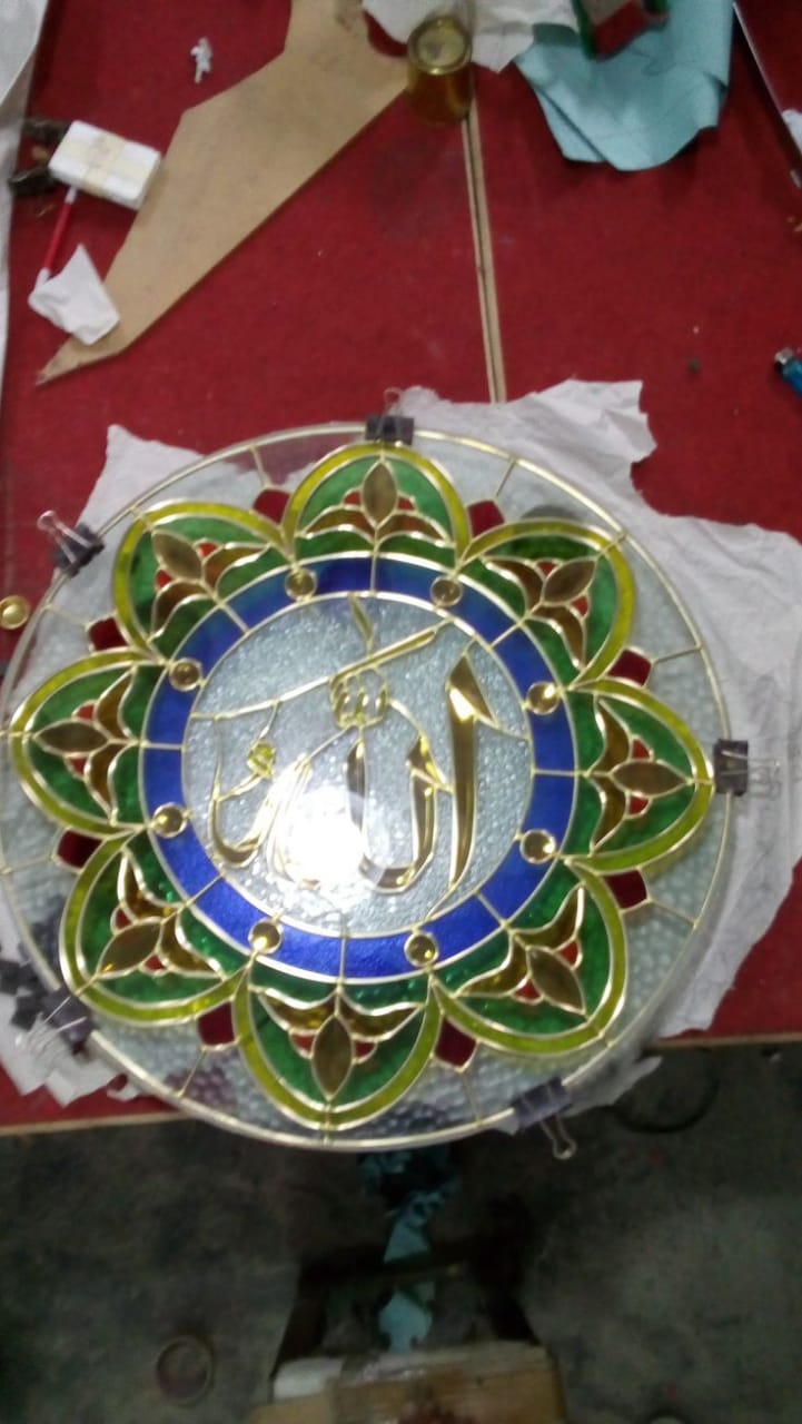 Kaca Patri dan Kaca Grafir di Bali