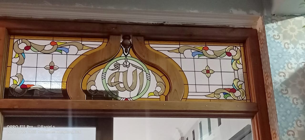 Kaca Patri dan Kaca Grafir di Bali