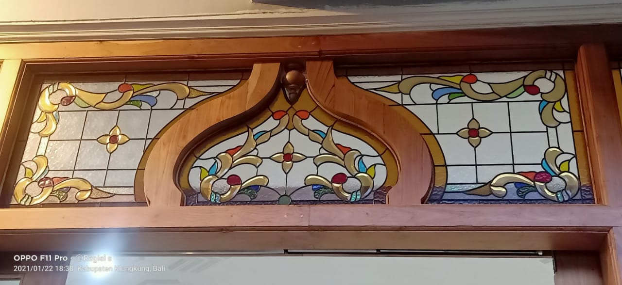 Kaca Patri dan Kaca Grafir di Bali